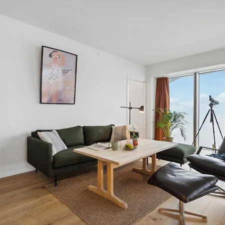 2 Bedroom Lovely In C Апартаменты *